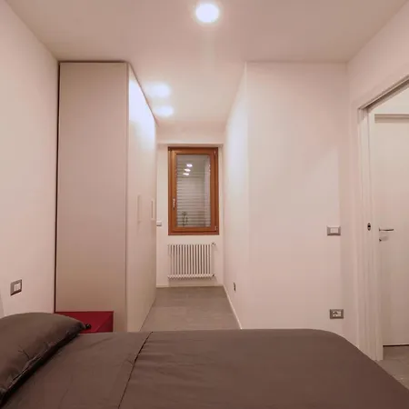 Hosting Studio - 1 Apartment Sondrio